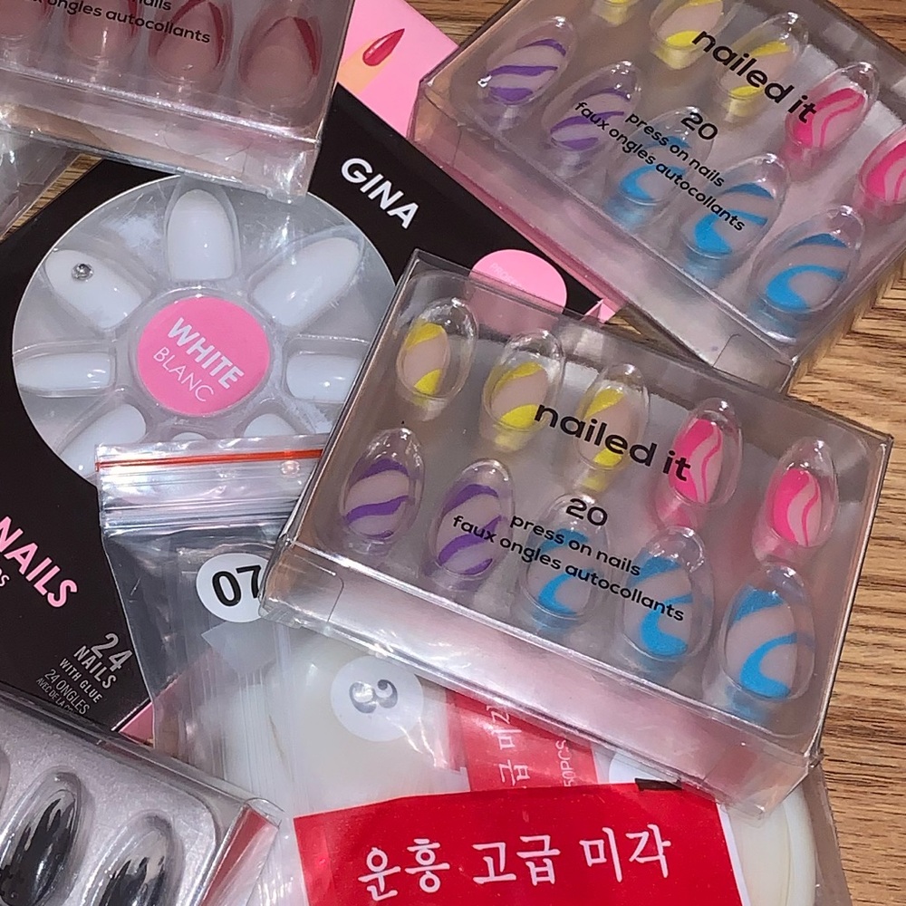 🤍 𝐍𝐚𝐢𝐥 𝐁𝐮𝐧𝐝𝐥𝐞 - New nails bundle 💅 - Picture 3 of 3